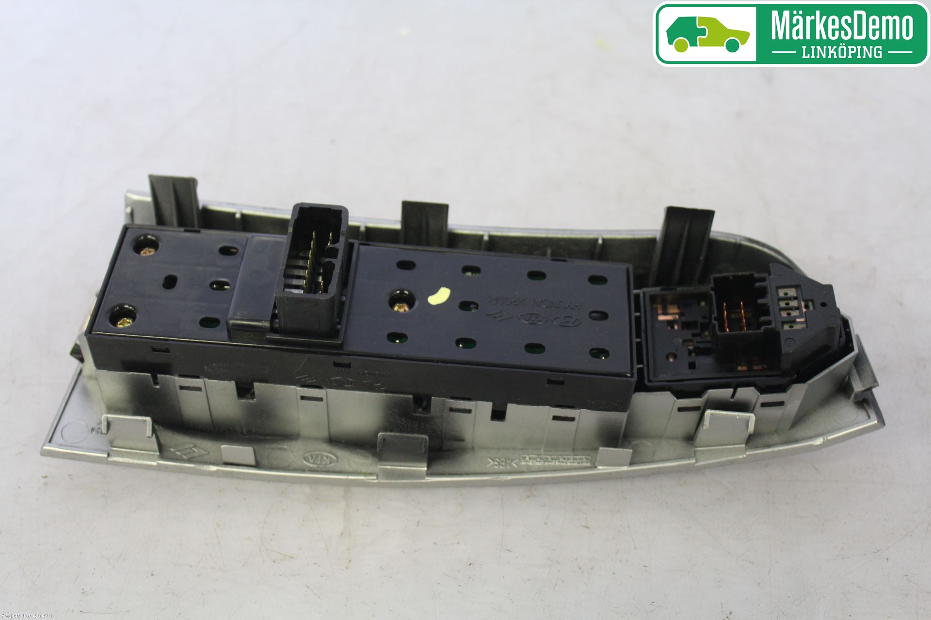 Kia SPORTAGE (JE) 05-10 Bryter Vindusheis