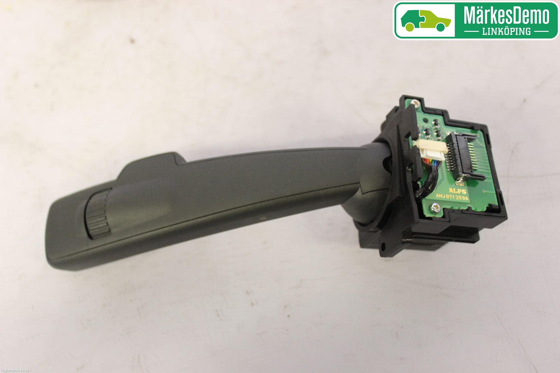 Volvo XC70 14-16 Bryter Ratt Visker - Spyler