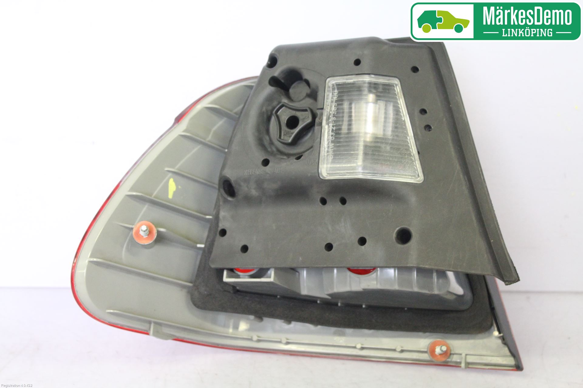 BMW 3 E46      98-05 Baklykt Venstre