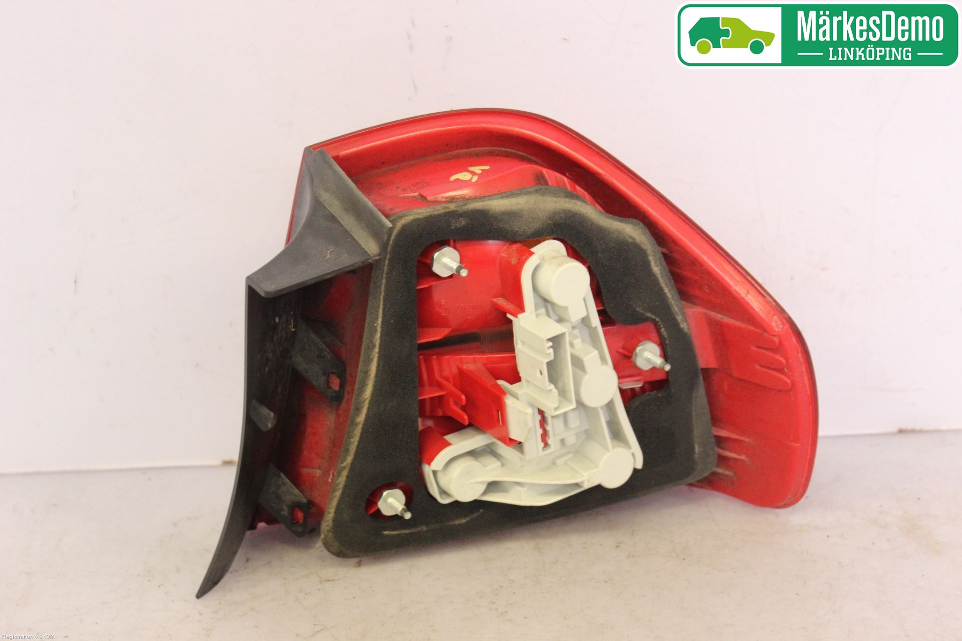 BMW 3 E90/91 SED/TOU 05-12 Baklykt Venstre