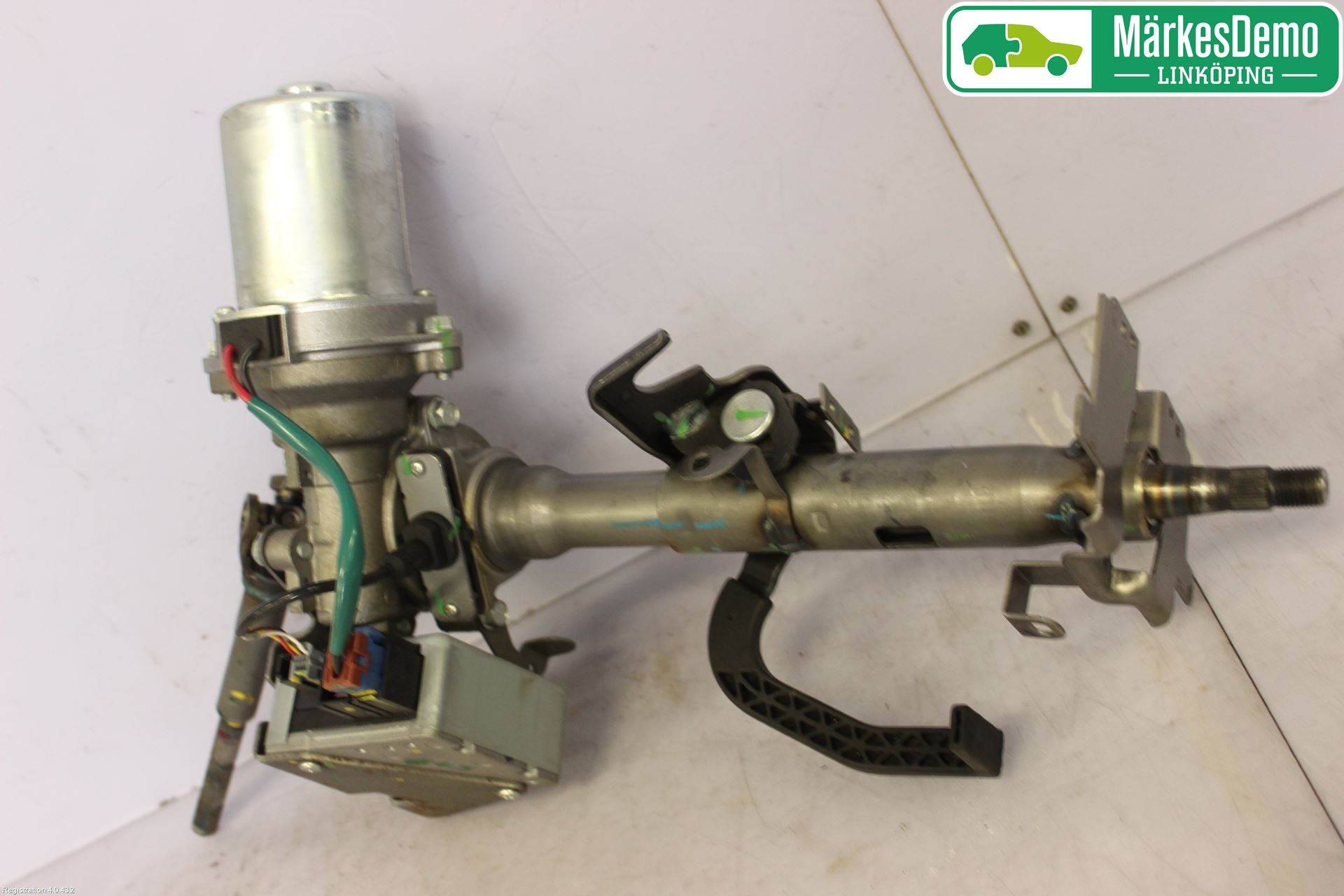 Nissan MICRA 11-16 Rattakselaggregat Innebygd Servo