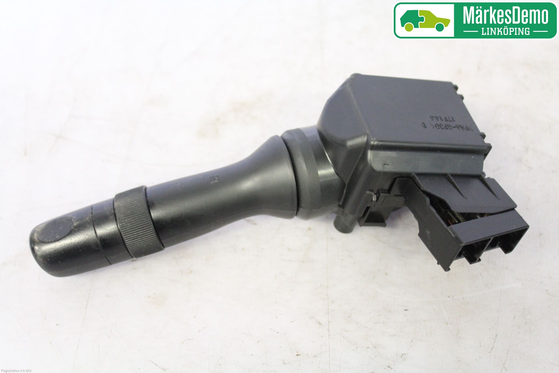 Toyota AVENSIS 09-15 Bryter Ratt Visker - Spyler