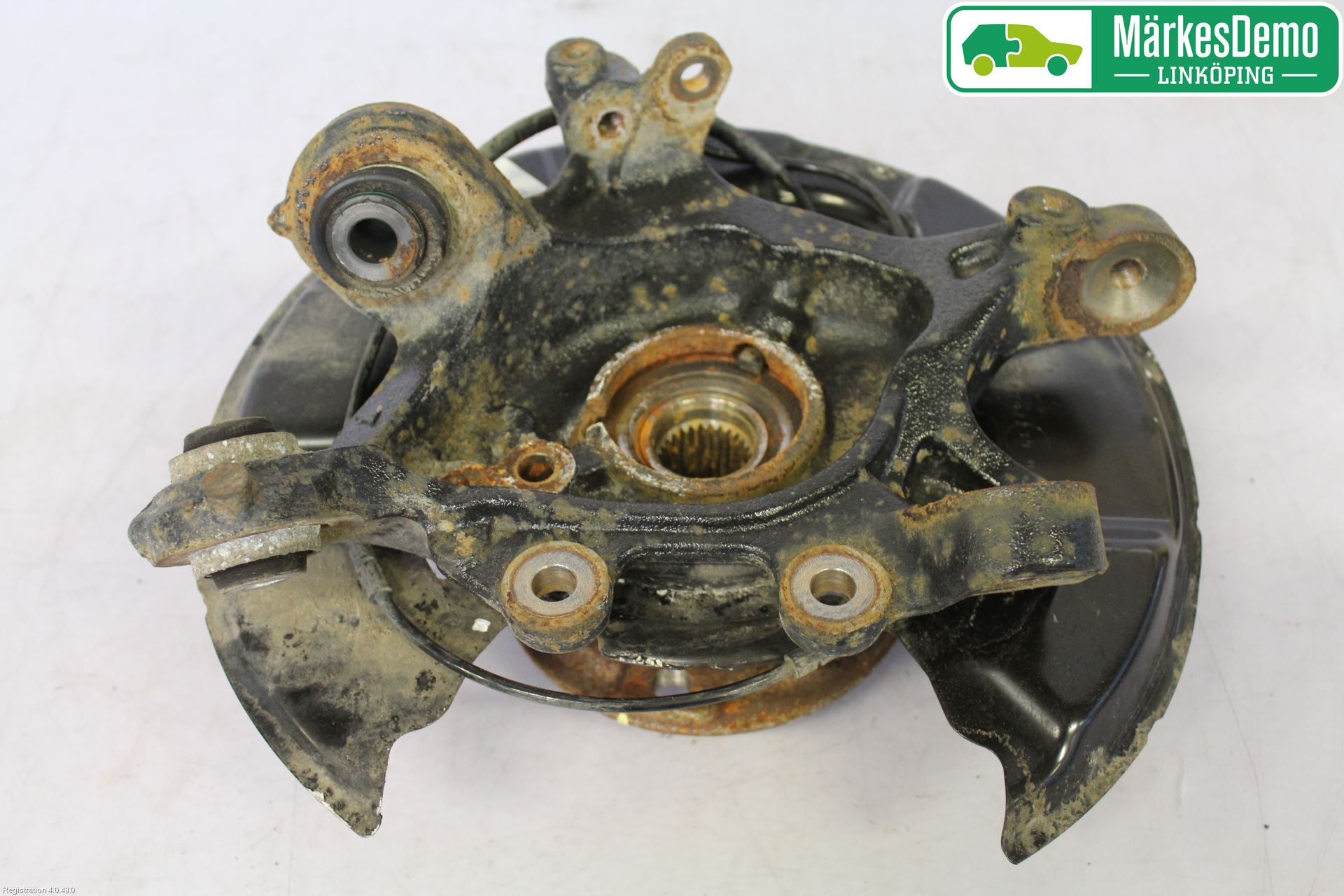 BMW 1 F20/F21 11-19 Spindel Vb