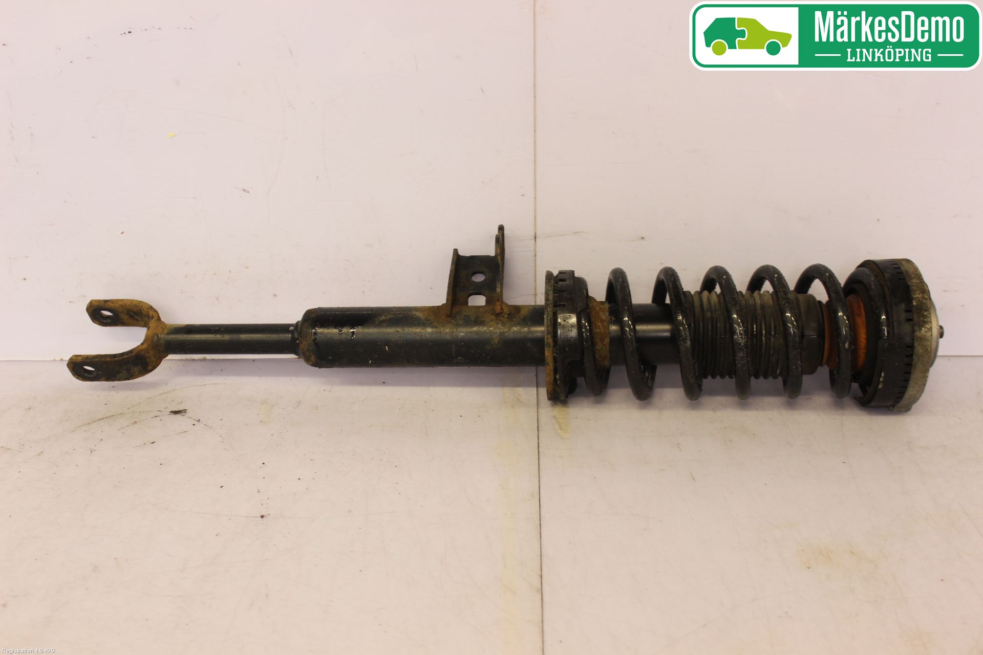 BMW 5 F10/F11/F18 09-17 Fjærbein Foran Venstre