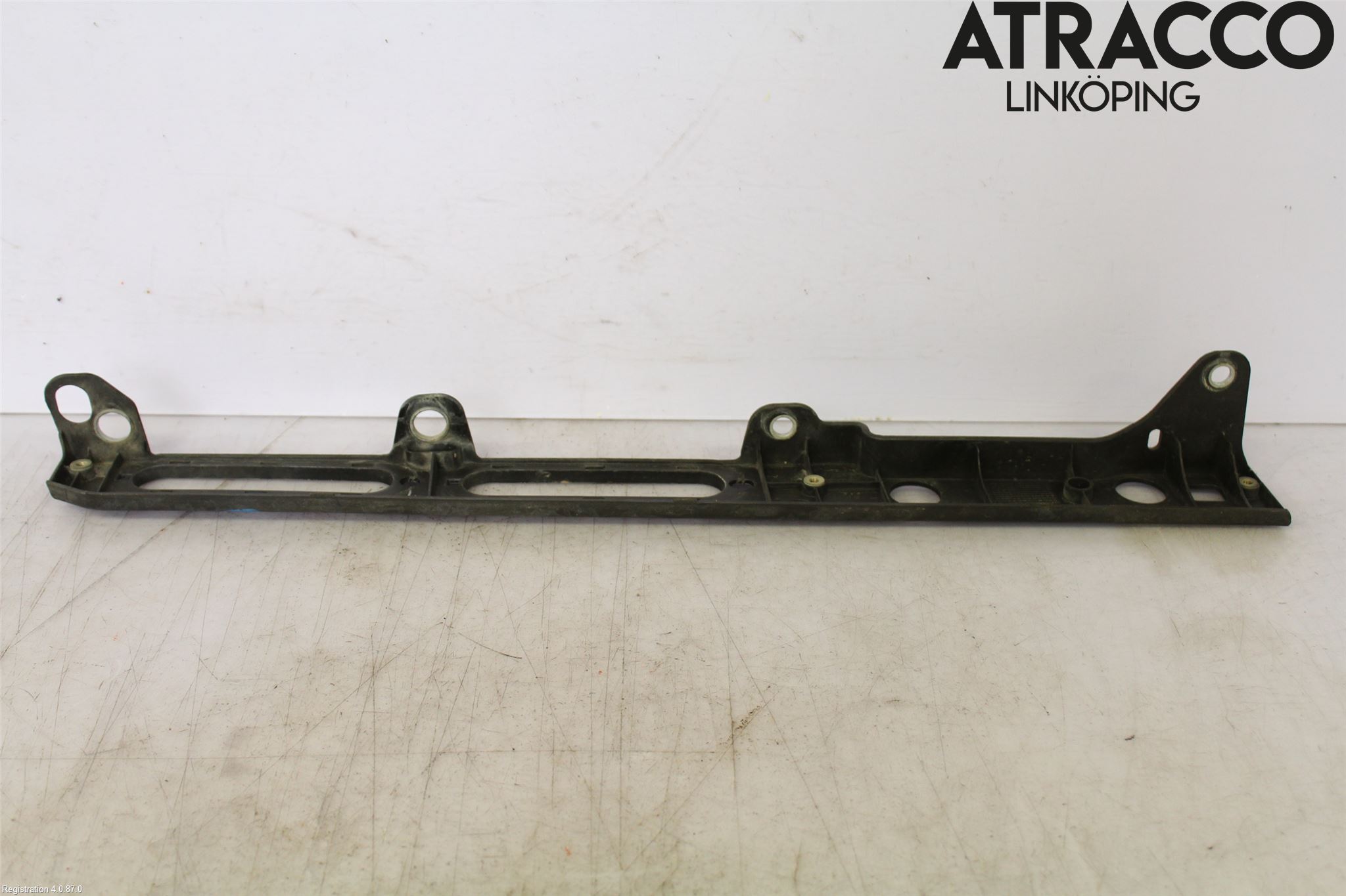 Landrover RANGE ROVER (L405) 13-21 Fenderfeste Foran Høy