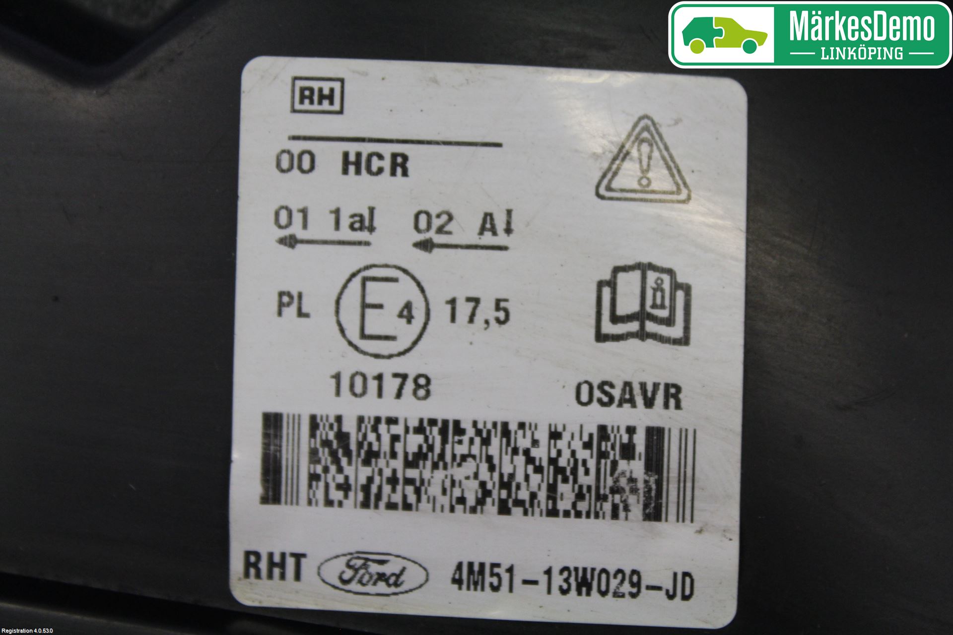 Ford FOCUS     04-07 Frontlykt Høyre