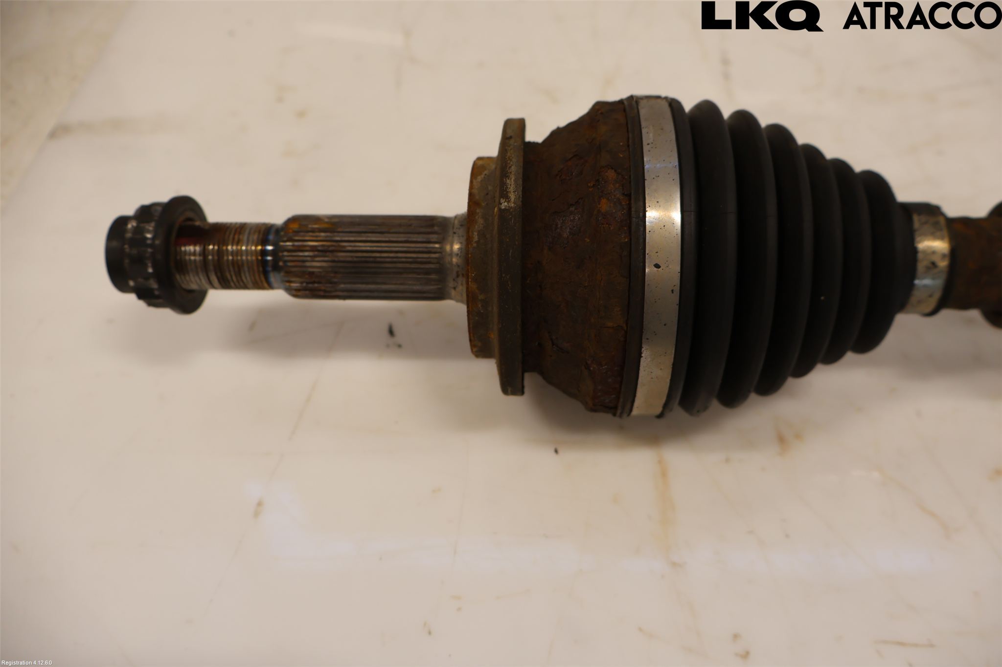 Toyota RAV4 13-18 Drivaksel Foran Kompl Venstre