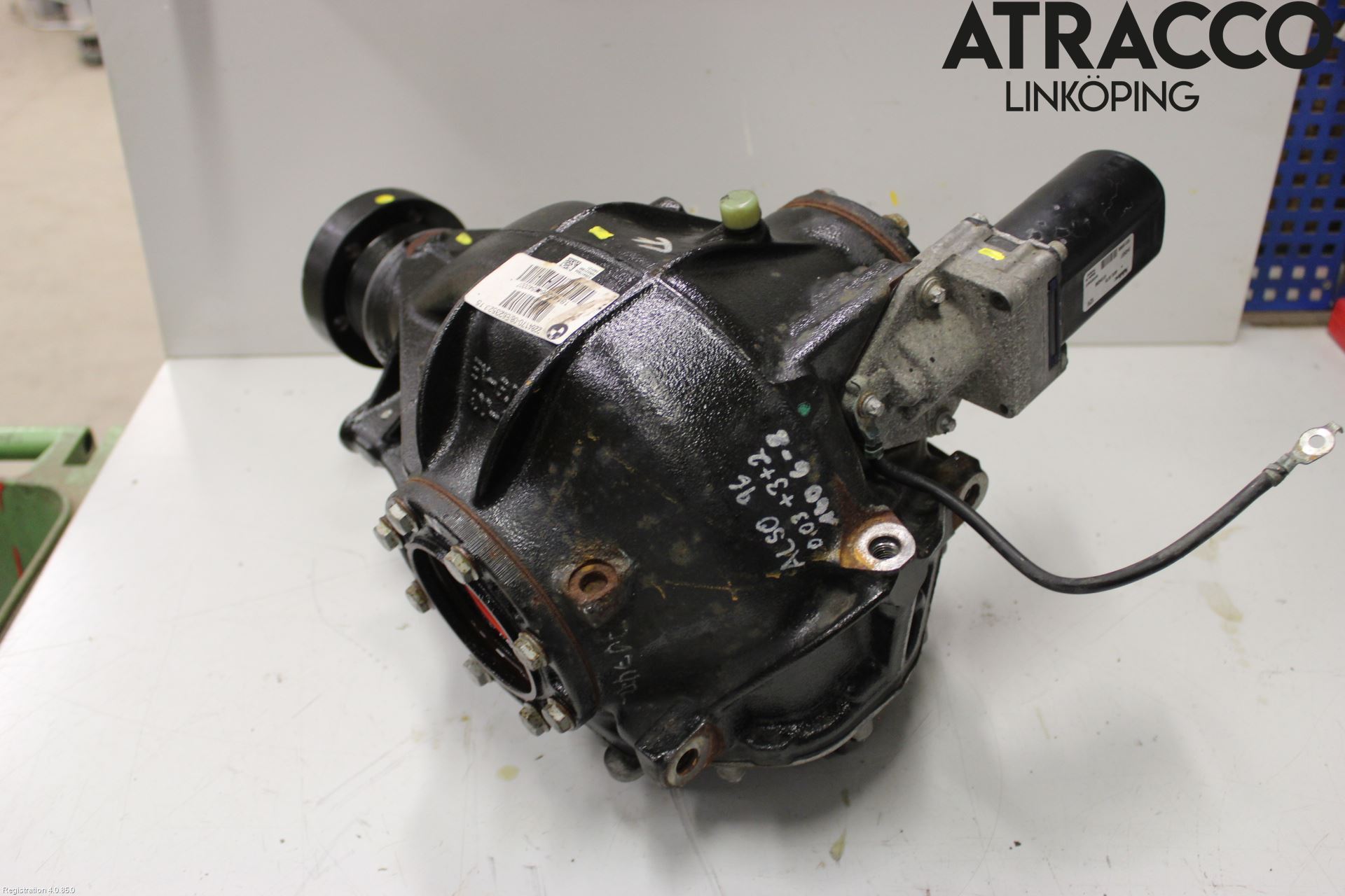 BMW 5 F10/F11/F18 09-17 Bakaksel Kardang Bak -Diff