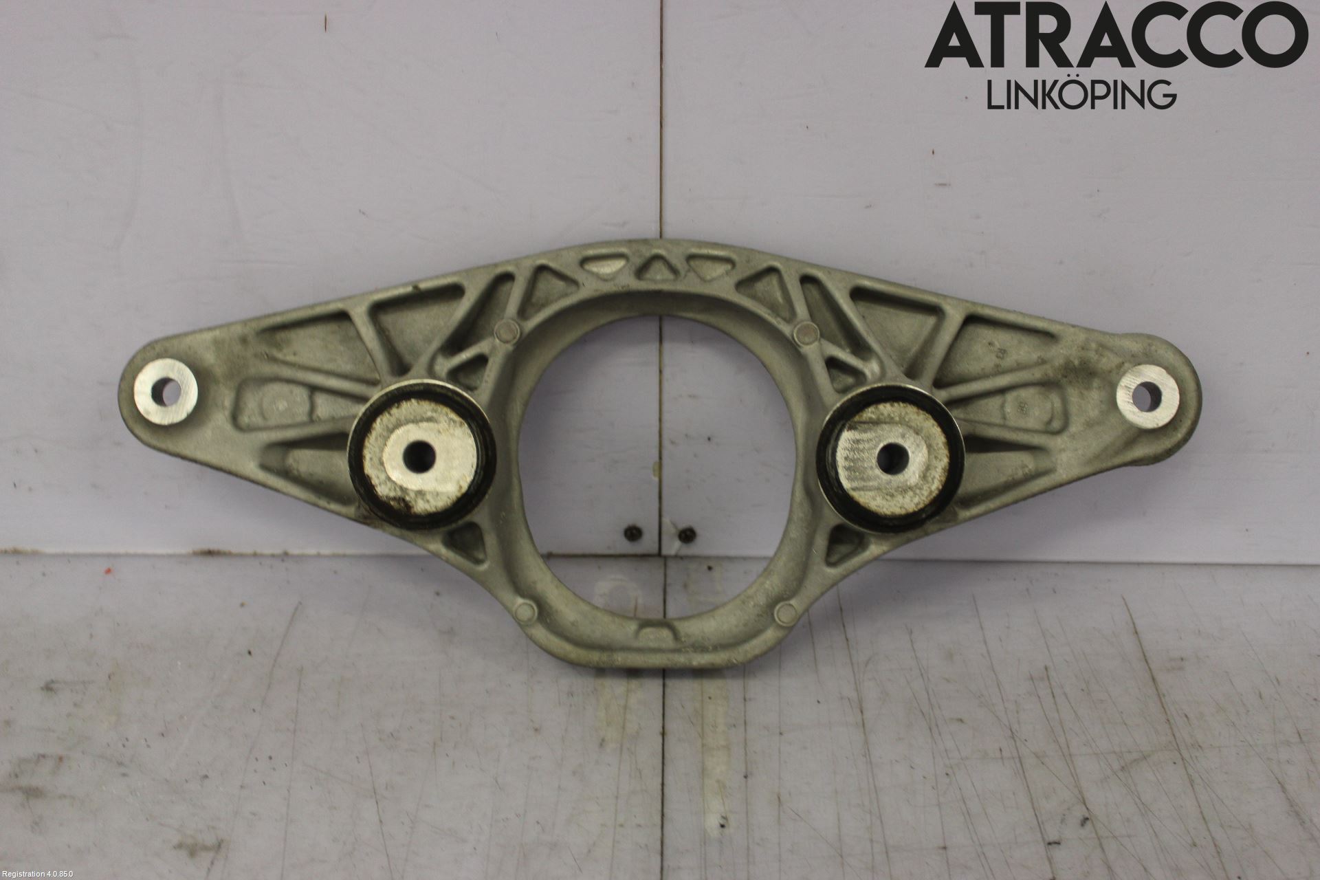 BMW 5 F10/F11/F18 09-17 Bakaksel Feste
