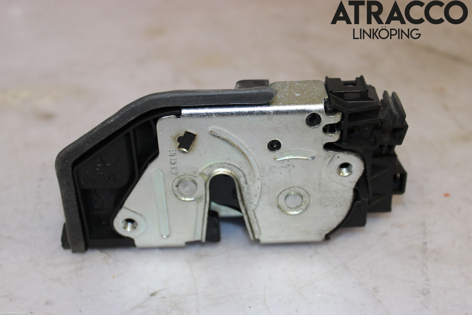 BMW 5 F10/F11/F18 09-17 Dørlås - Låsekasse