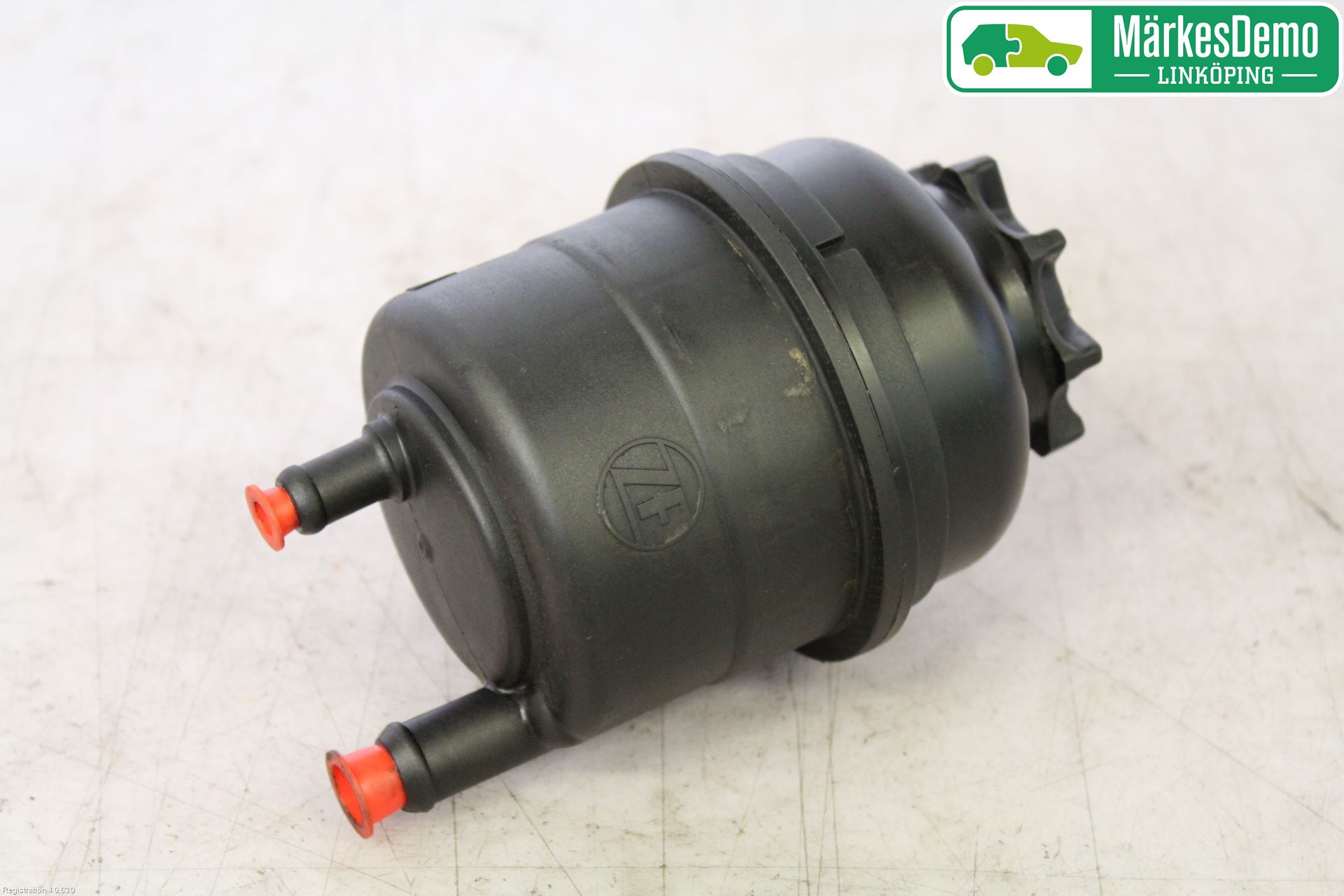 BMW 3 E90/91 SED/TOU 05-12 Servo Oljebeholder