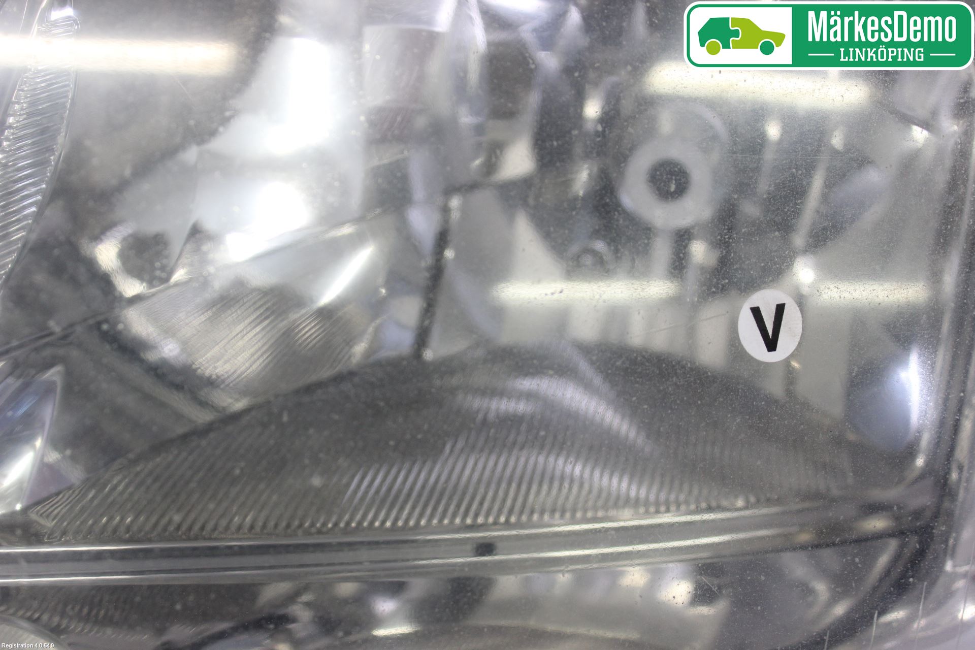 Volkswagen VW TRANSP/CARAVELLE (T5) 04-15 Frontlykt Venstre