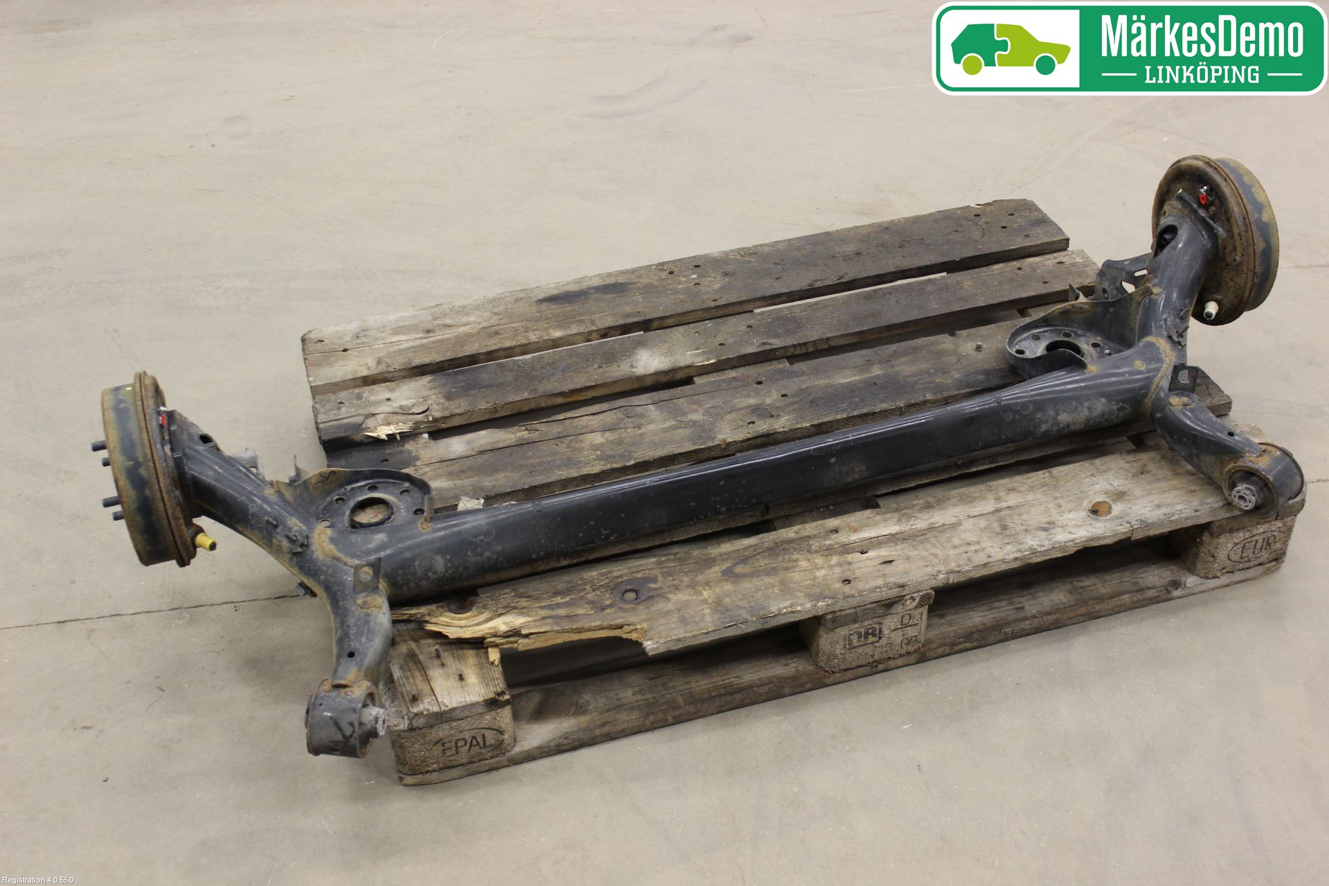 Toyota YARIS XP130 12-14 Bakaksel Feste Travers-Ramme