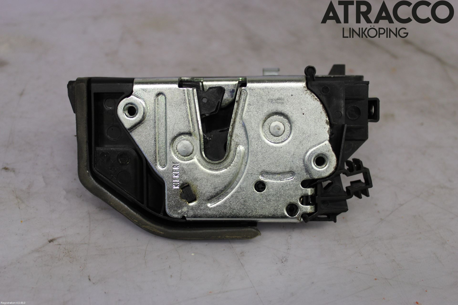BMW 5 F10/F11/F18 09-17 Dørlås - Låsekasse