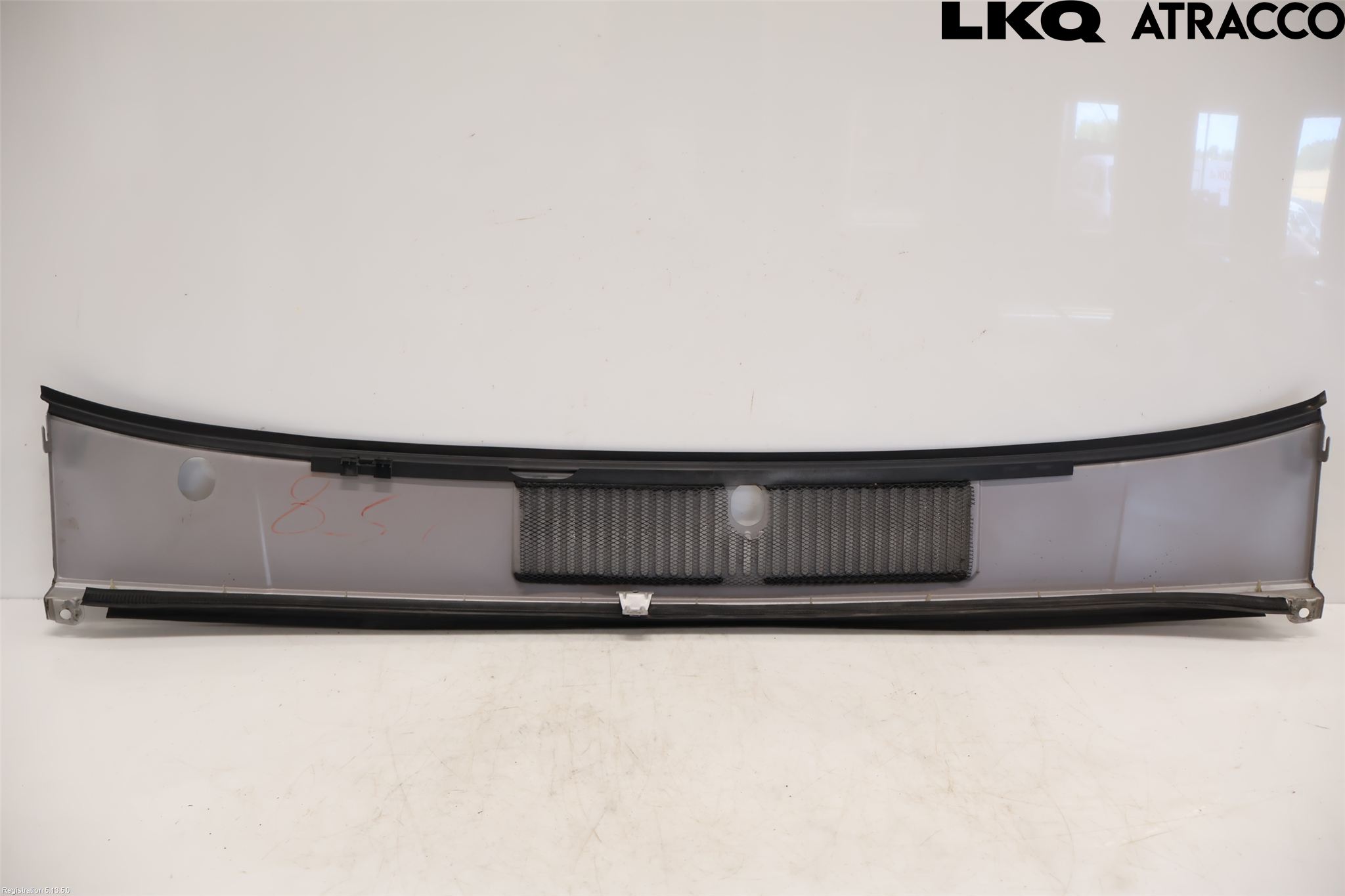 Volvo 940 91-98 Visker Deksel-Grill-Under Frr