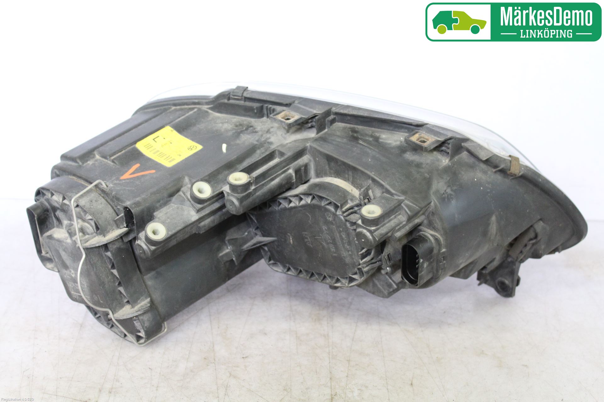 Volkswagen VW TOURAN 03-10 Frontlykt Venstre