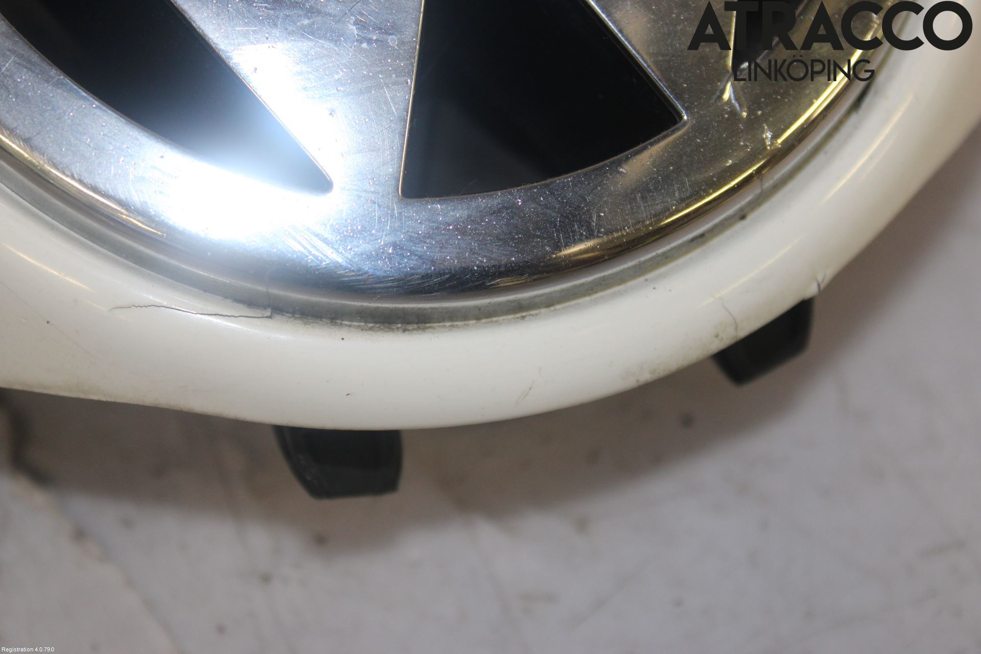 Volkswagen VW GOLF V 04-09 Grill Komplett