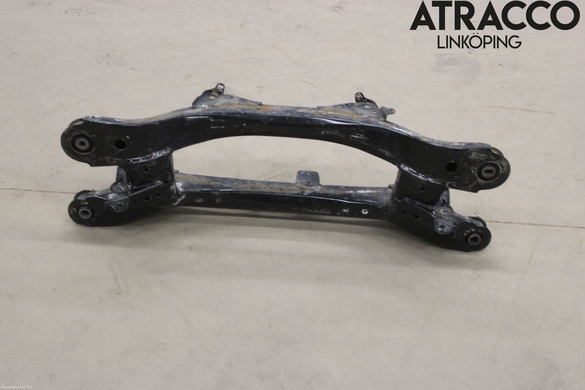 Toyota AURIS 13-19 Bakaksel Feste Travers-Ramme