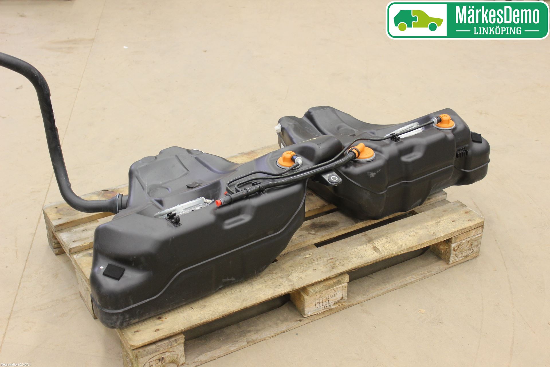 BMW 6 E63/64    02-10 Drivstofftank