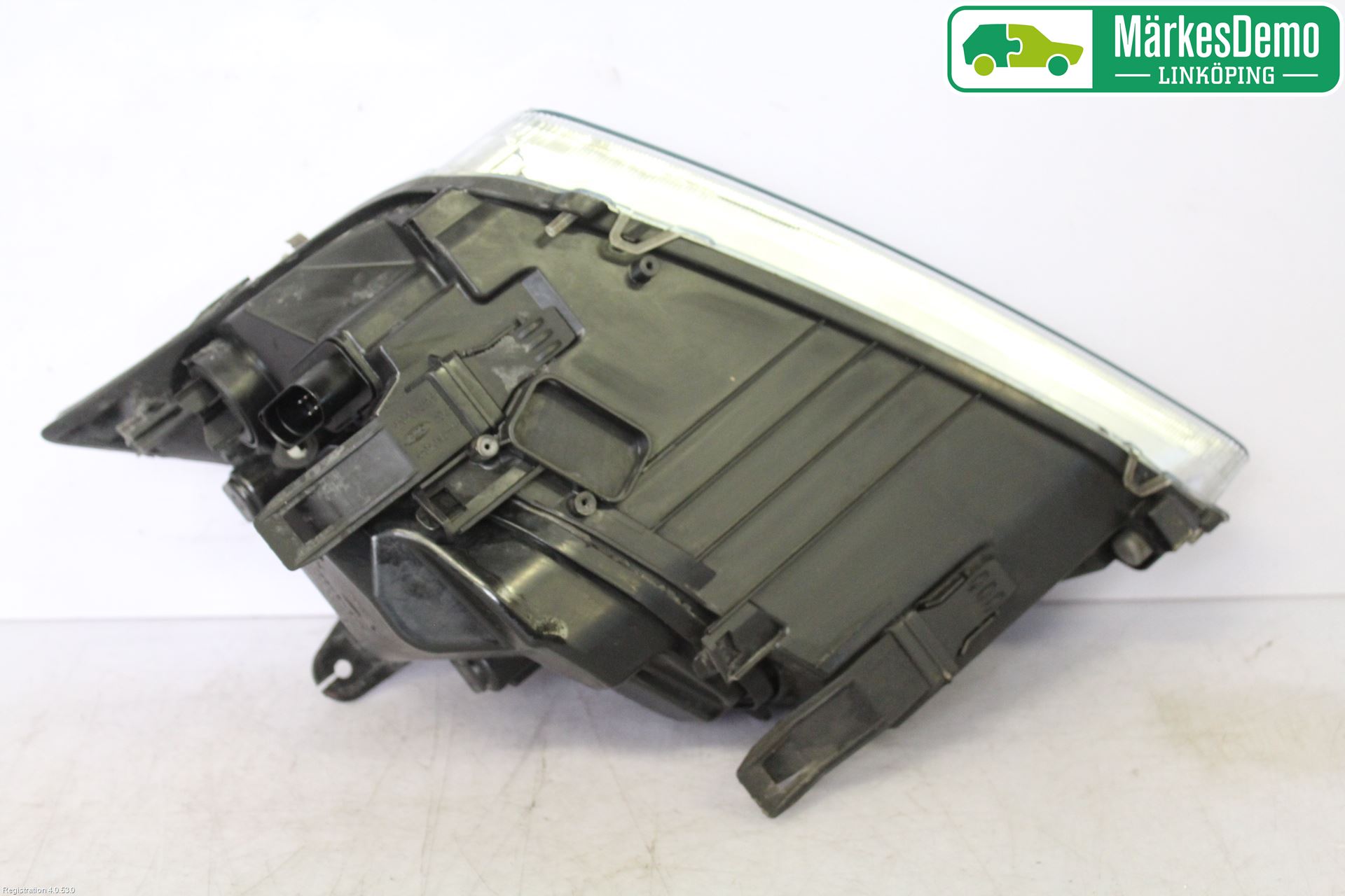 Ford FOCUS     04-07 Frontlykt Høyre