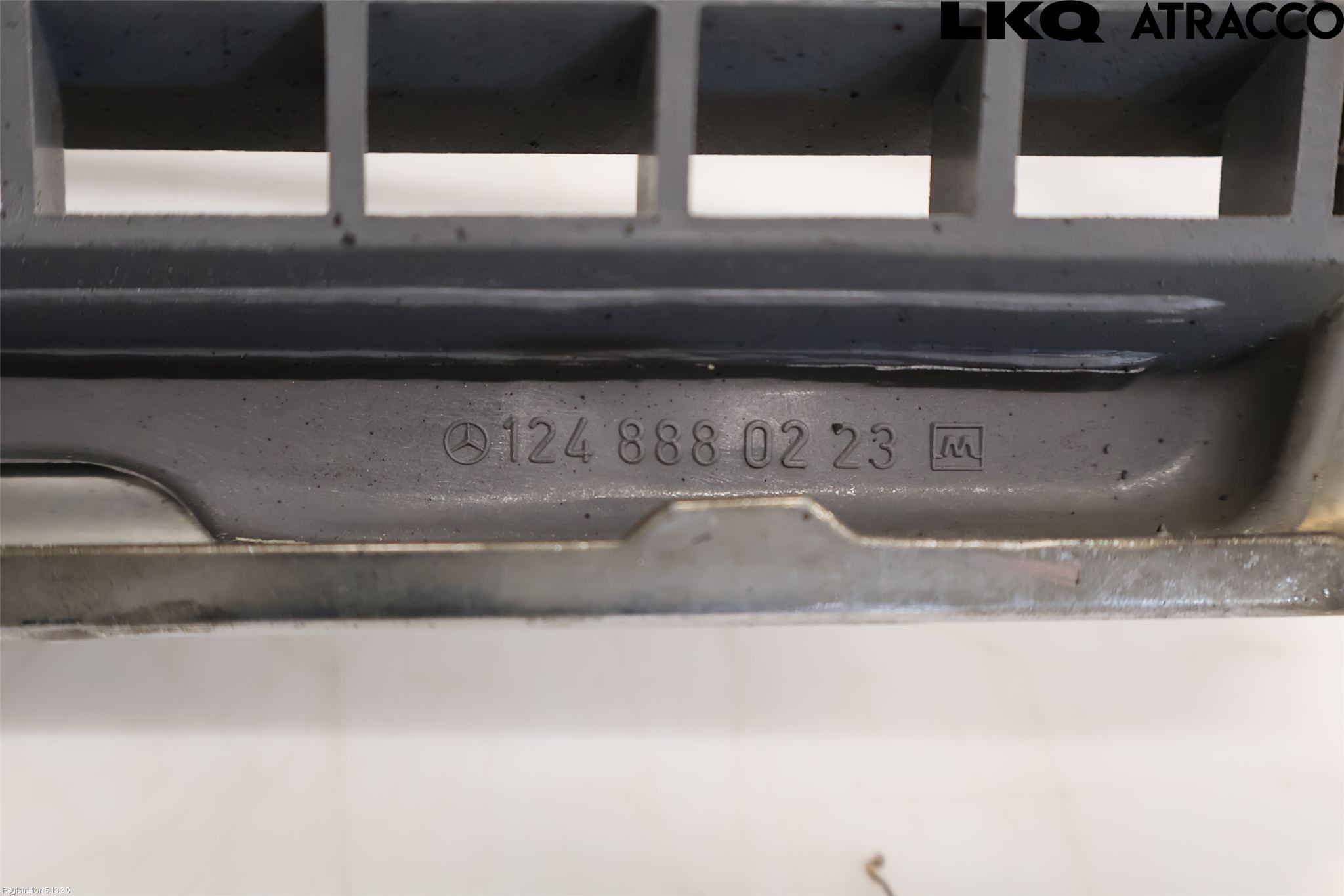 Mercedes-Benz MB 200-500  (W124) 86-96 Grill Komplett