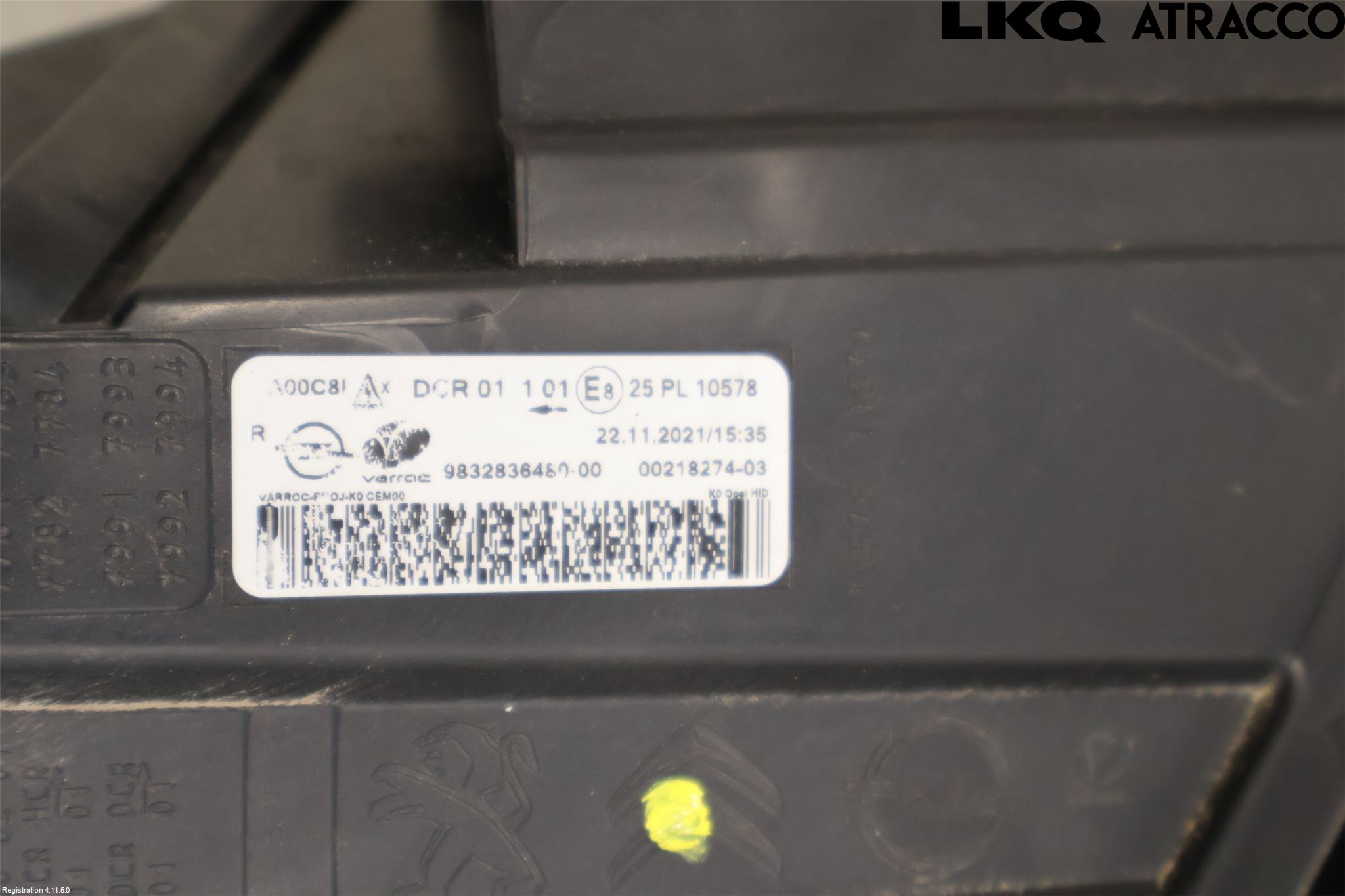 Opel VIVARO 20- Frontlykt Høyre