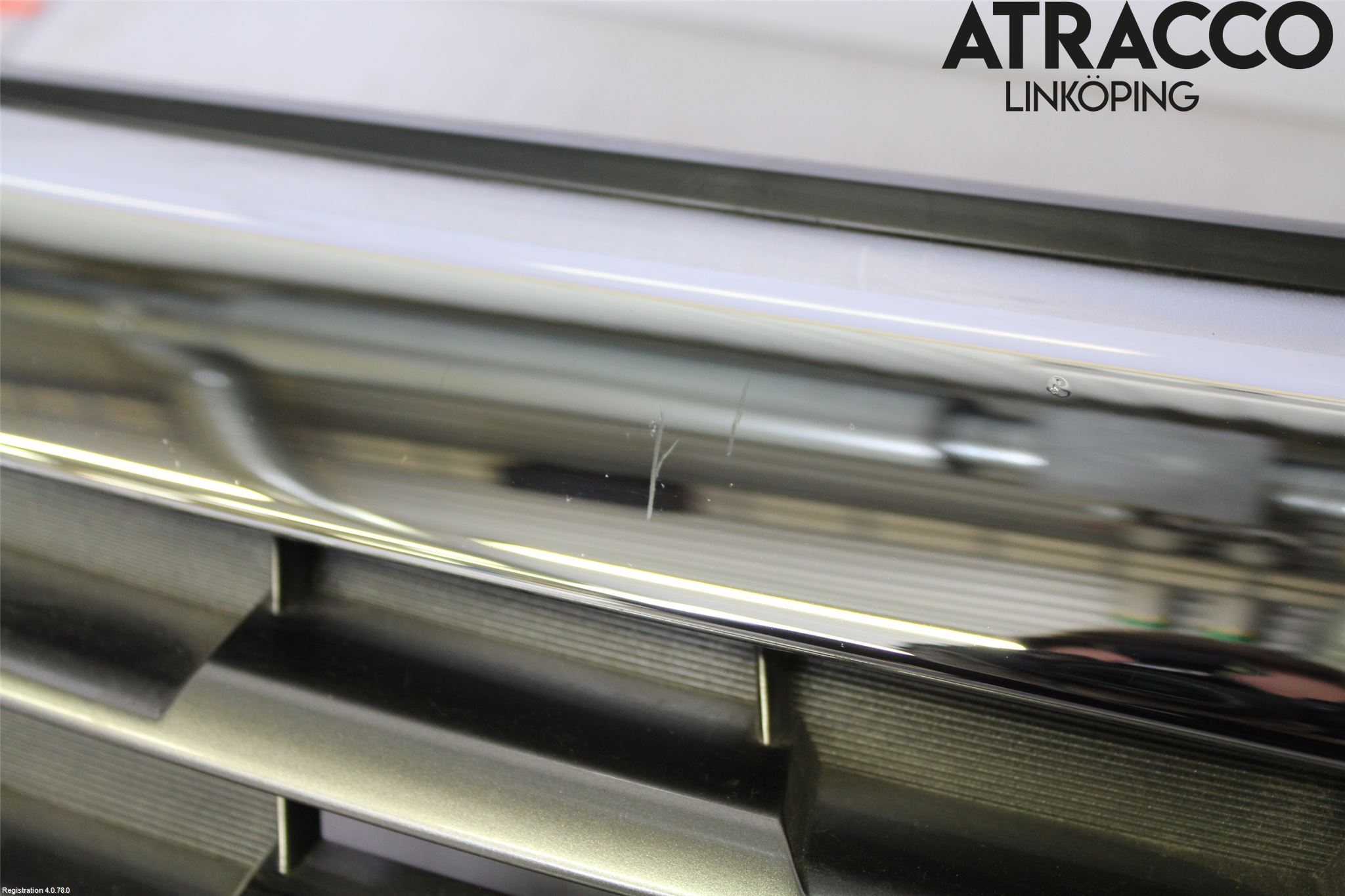 Subaru FORESTER SH  08-13 Grill Komplett