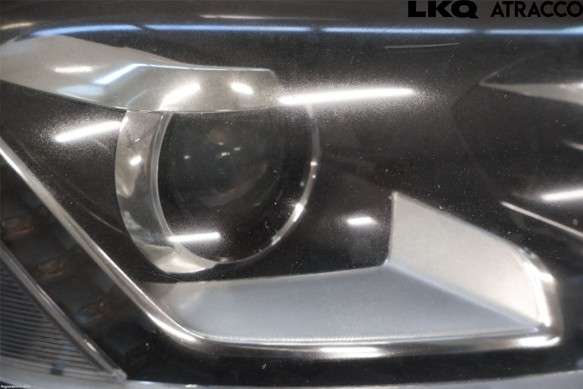 Volkswagen VW PASSAT 11-14 Frontlykt Høyre