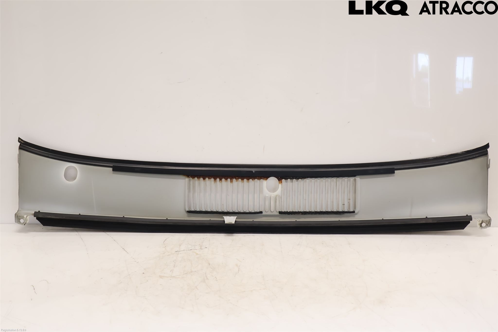 Volvo 940 91-98 Visker Deksel-Grill-Under Frr