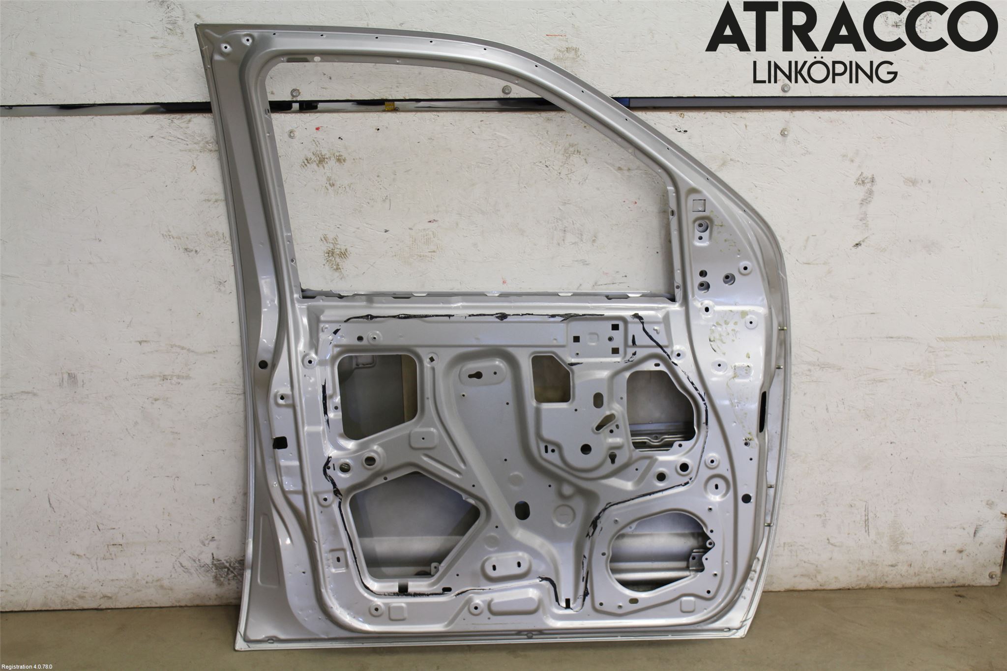 Nissan NAVARA 05-16 Dør 4D Foran Venstre