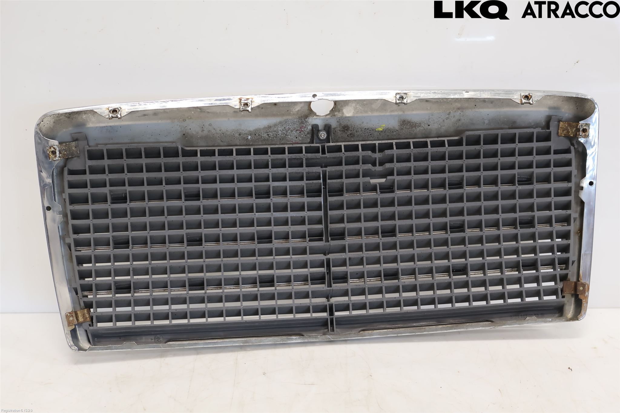 Mercedes-Benz MB 200-500  (W124) 86-96 Grill Komplett