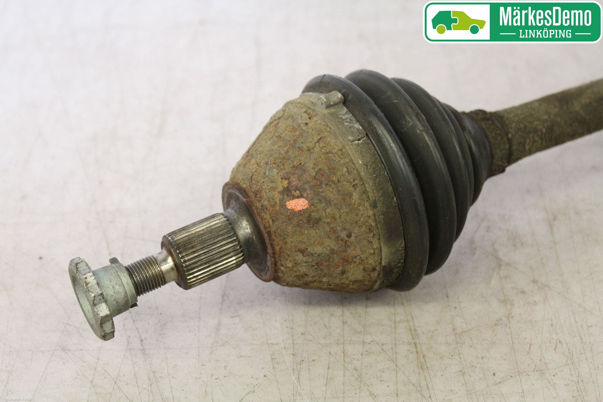 Volkswagen VW POLO 10-17 Drivaksel Foran Kompl Venstre