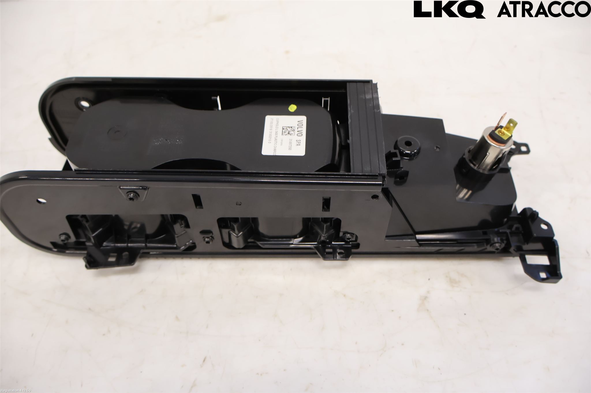 Volvo V90 17->> Innr Koppholder