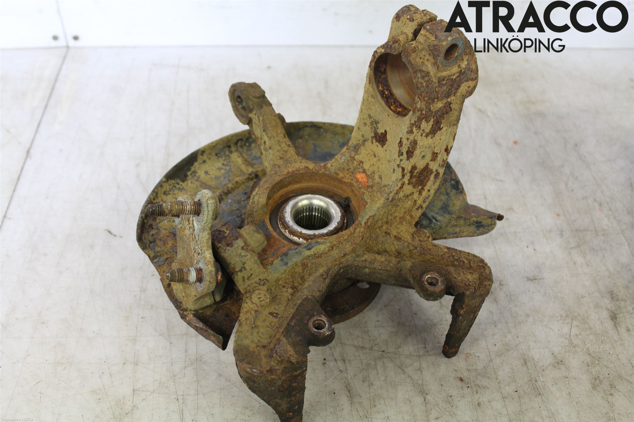 Volkswagen VW POLO 10-17 Spindel Vf