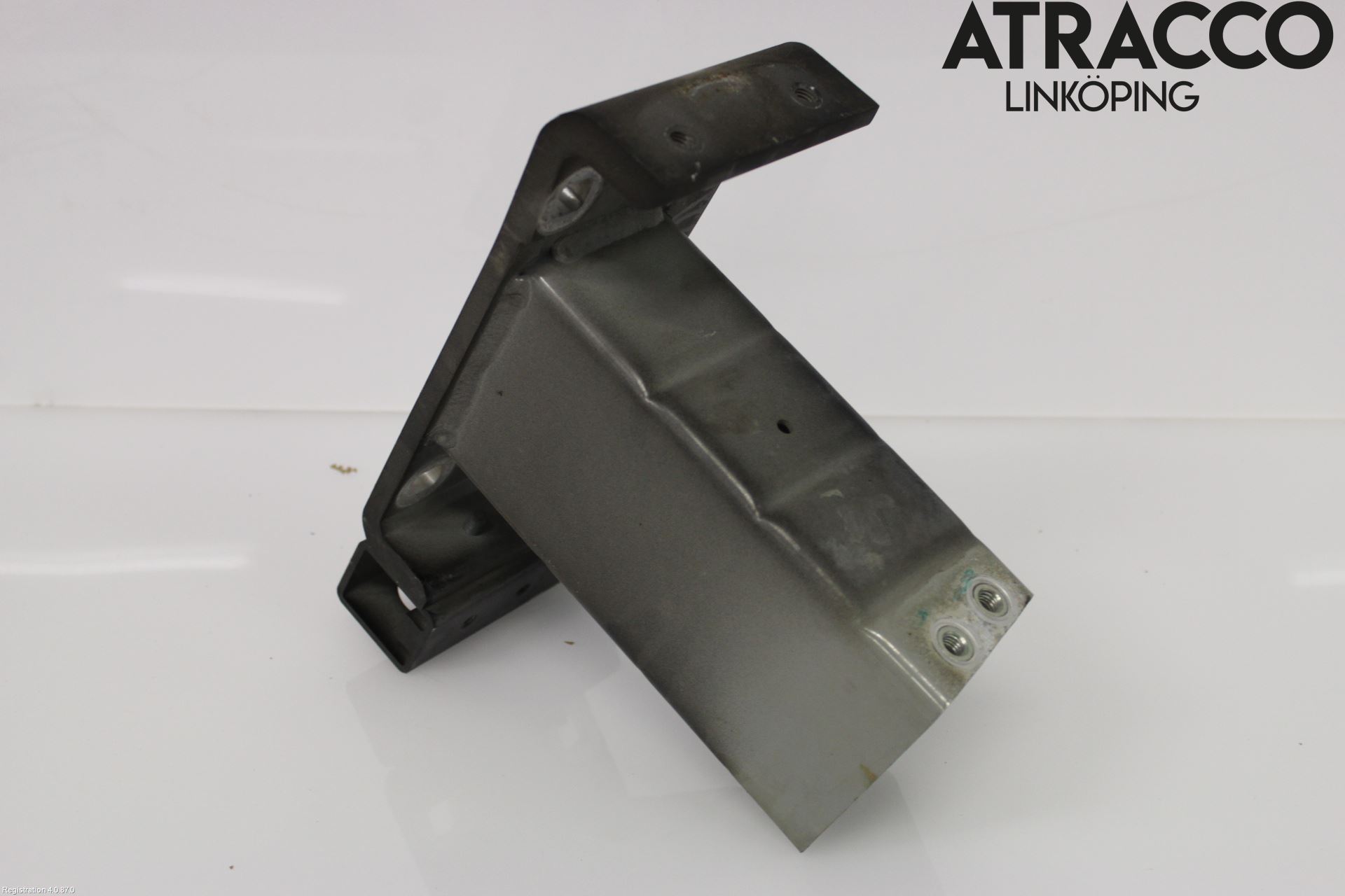 Landrover RANGE ROVER (L405) 13-21 Støtfanger Foran Feste