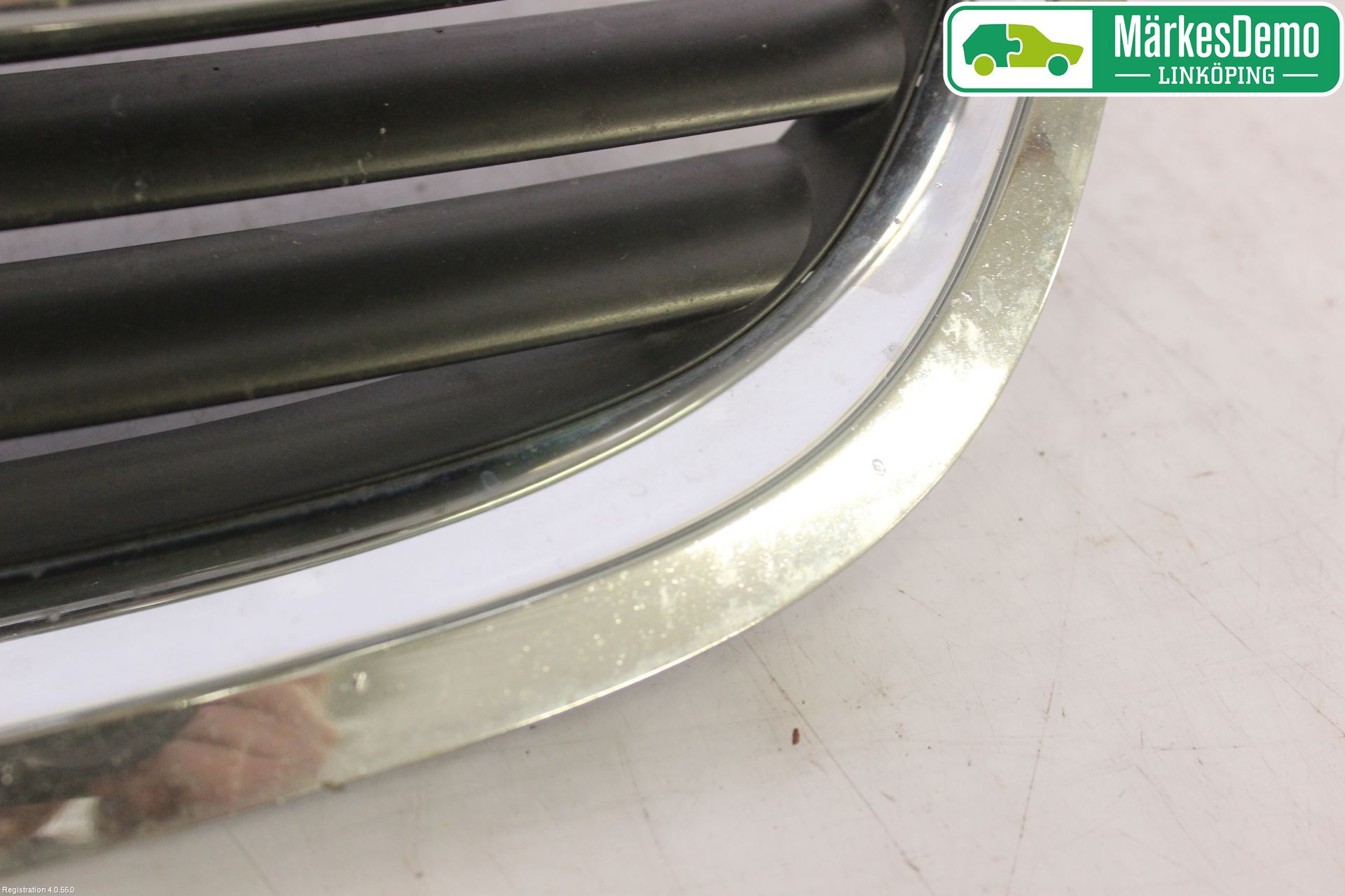 Saab 9-5     06-10 Grilldel Midt
