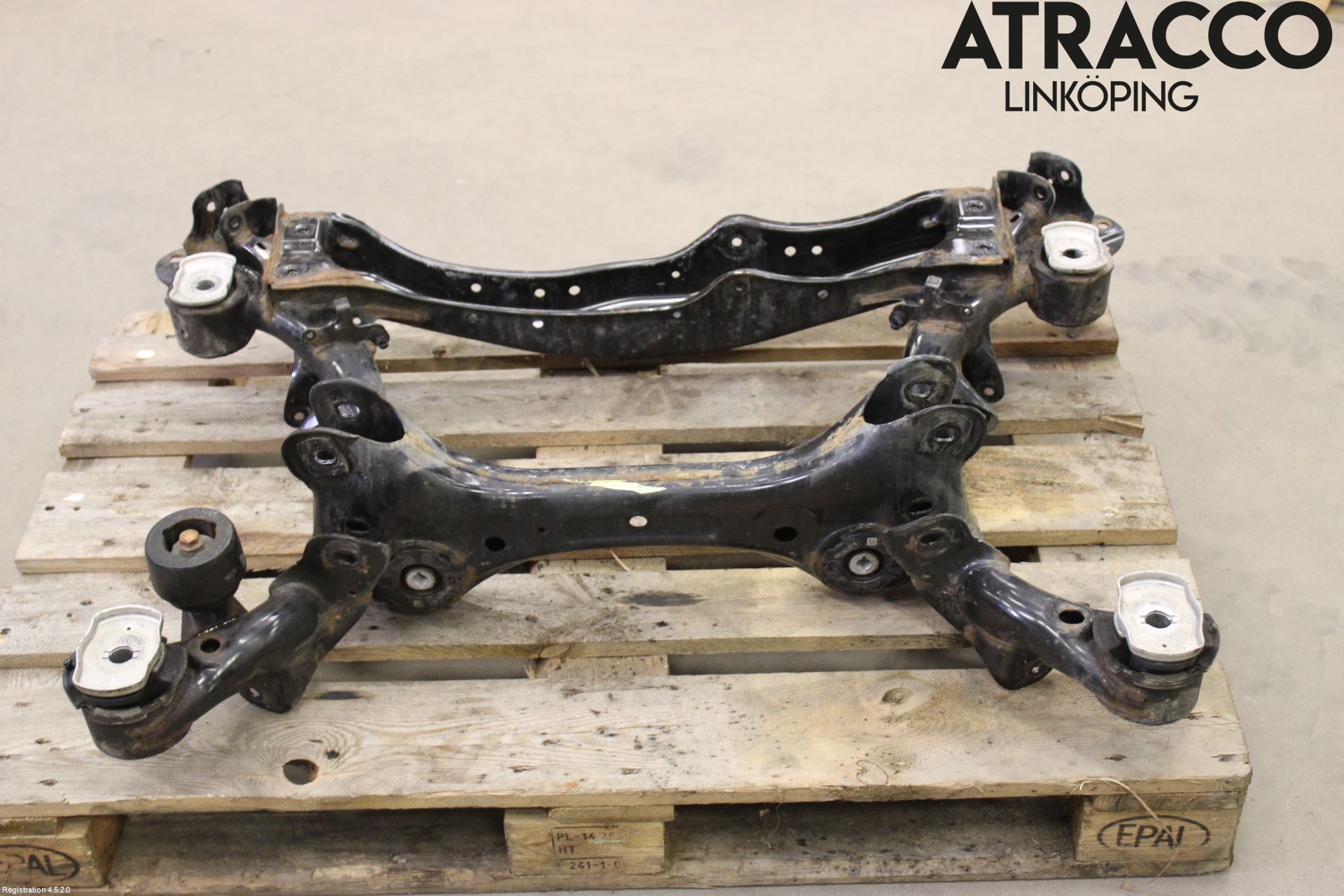 Audi A4/S4 B9 16-19 Bakaksel Feste Travers-Ramme