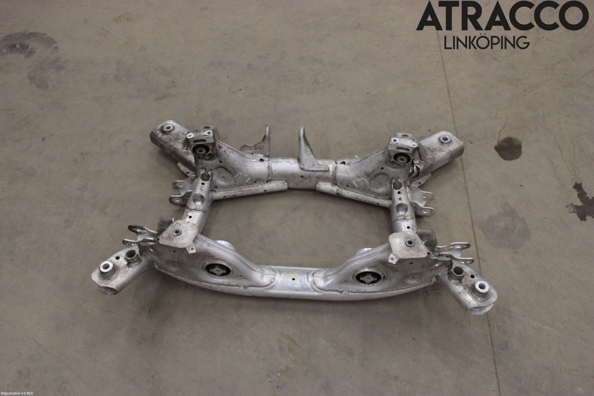 BMW 5 F10/F11/F18 09-17 Bakaksel Feste Travers-Ramme