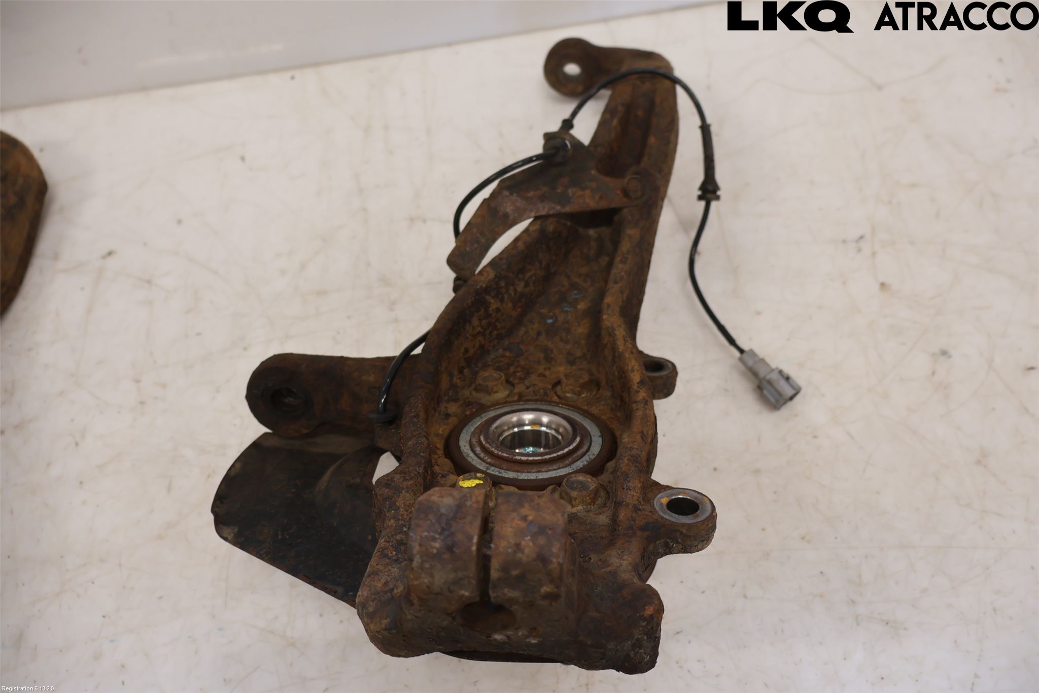 Nissan NAVARA 05-16 Spindel Hf