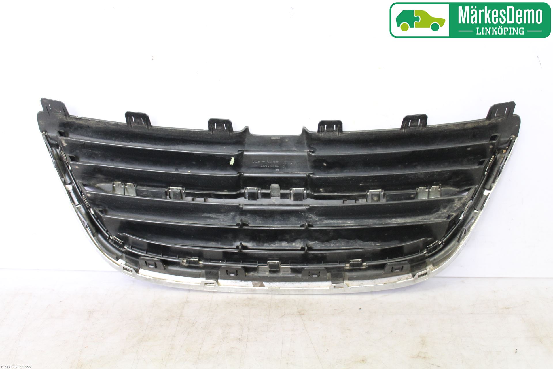 Saab 9-5     06-10 Grilldel Midt