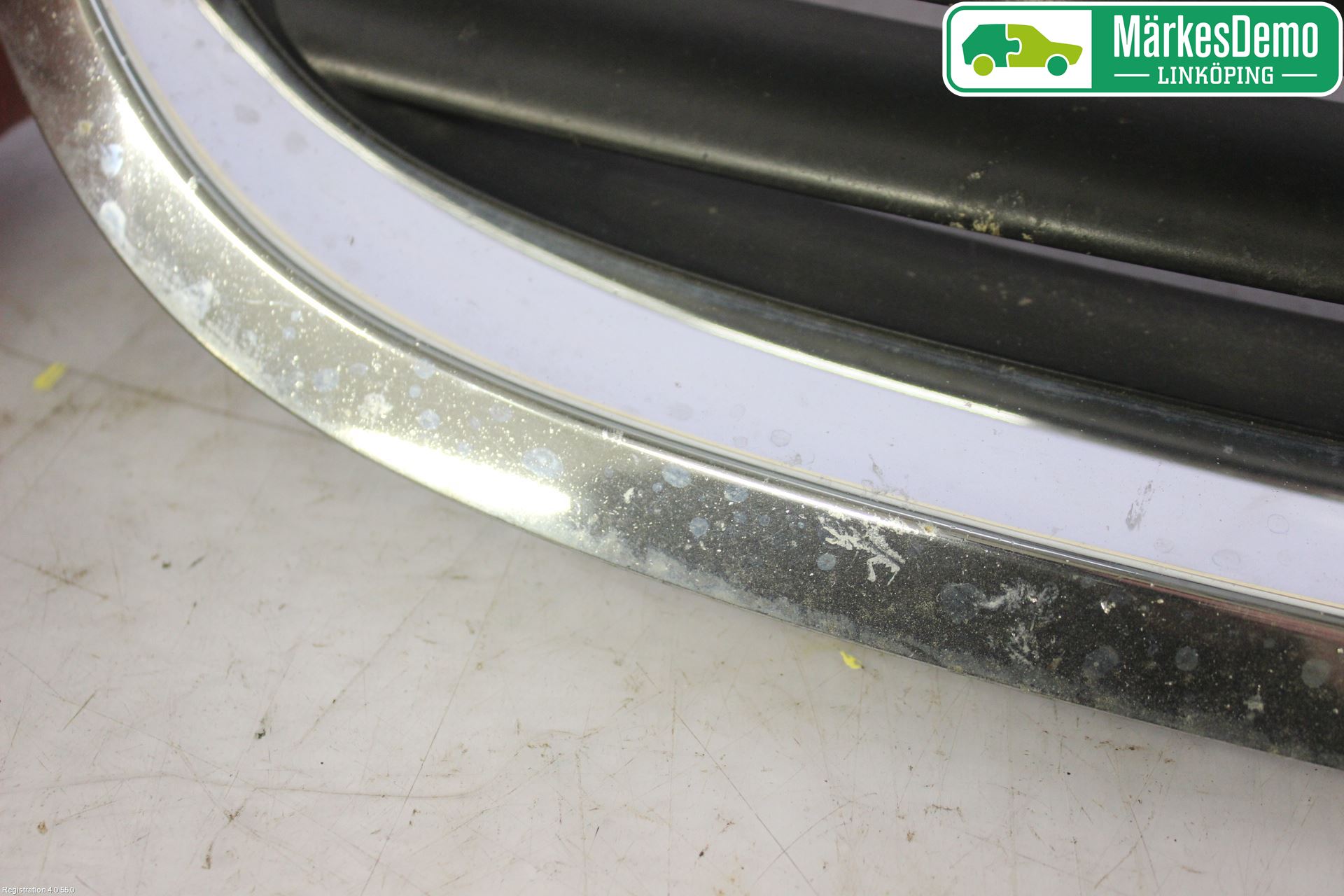 Saab 9-5     06-10 Grilldel Midt