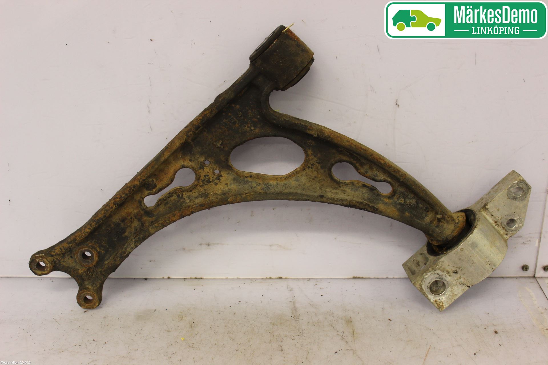 Volkswagen VW TOURAN 03-10 Bærearm Foran Venstre Nedre