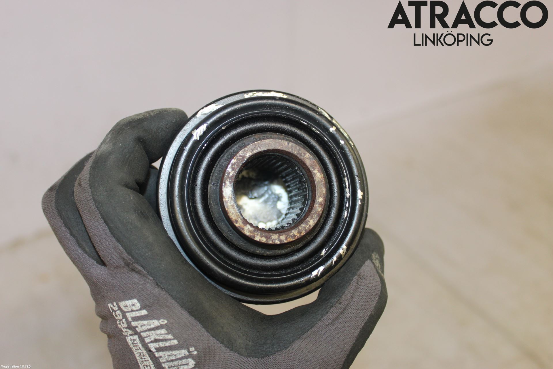 Volkswagen VW AMAROK 2H 10-22 Mellomaksel Fremre 4Wd