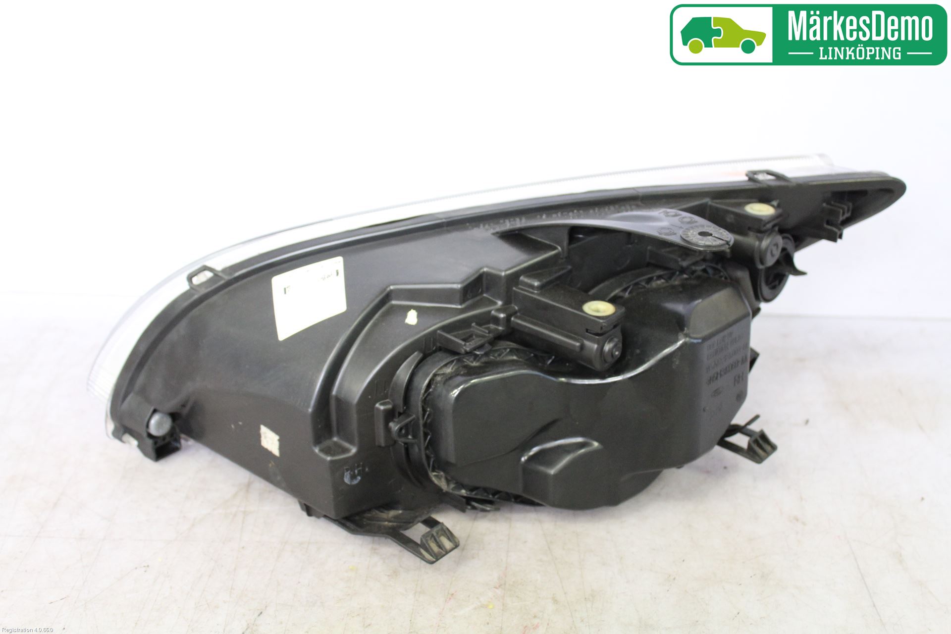 Ford FOCUS     04-07 Frontlykt Høyre
