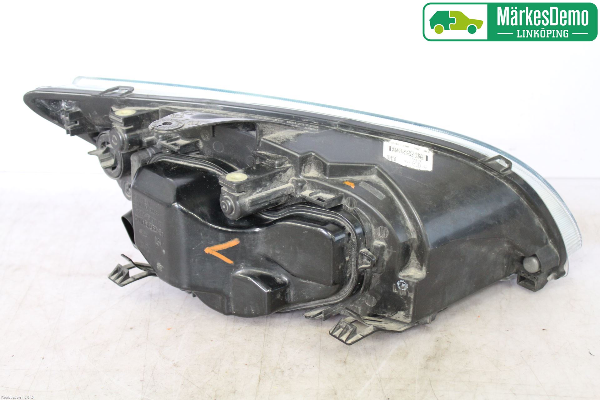 Ford FOCUS     04-07 Frontlykt Venstre
