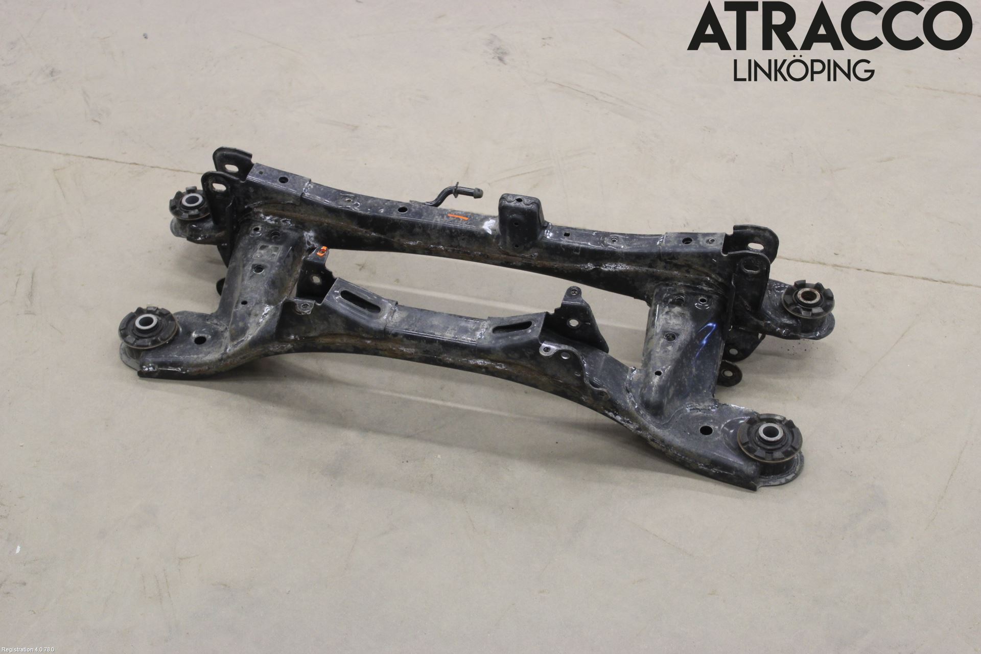 Toyota AURIS 13-19 Bakaksel Feste Travers-Ramme