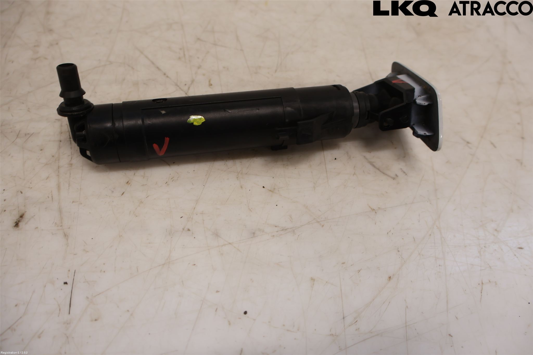 Volkswagen VW PASSAT 11-14 Spylerdyse Frontlykter