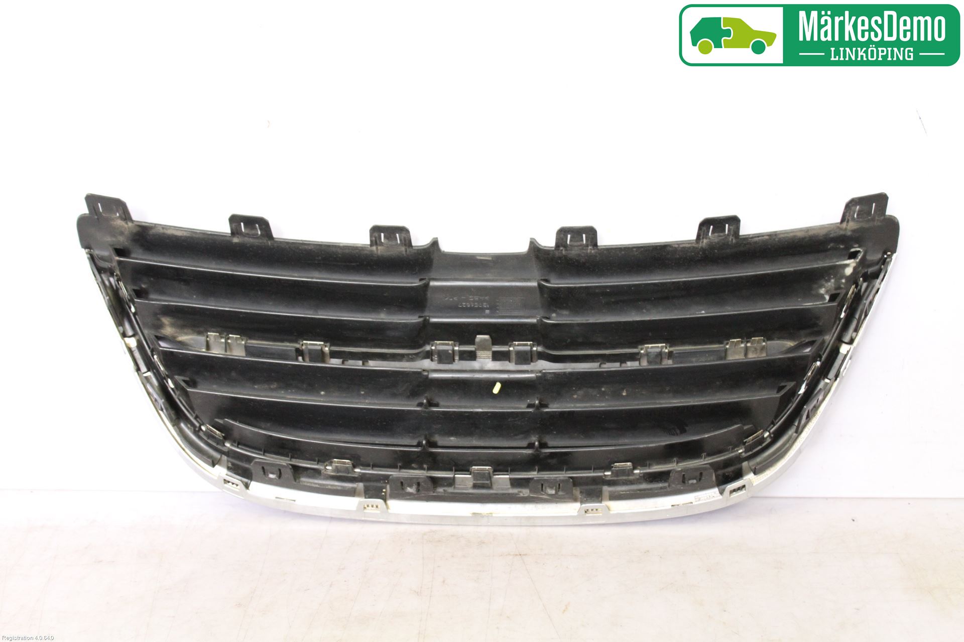 Saab 9-5     06-10 Grilldel Midt