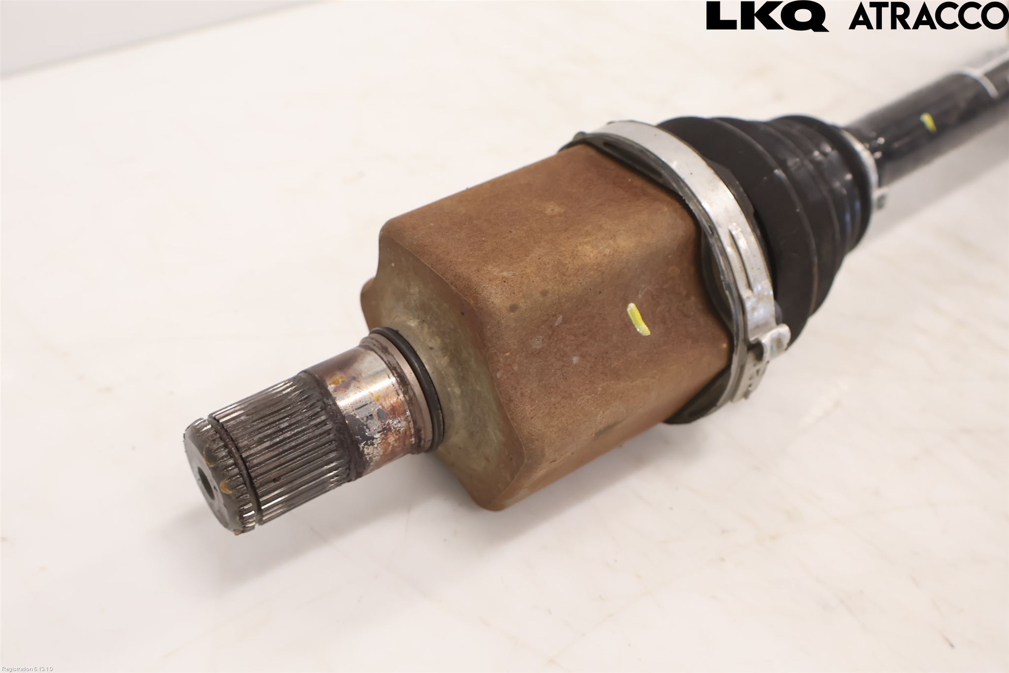 Volkswagen VW PASSAT 15-19 Drivaksel Foran Kompl Venstre