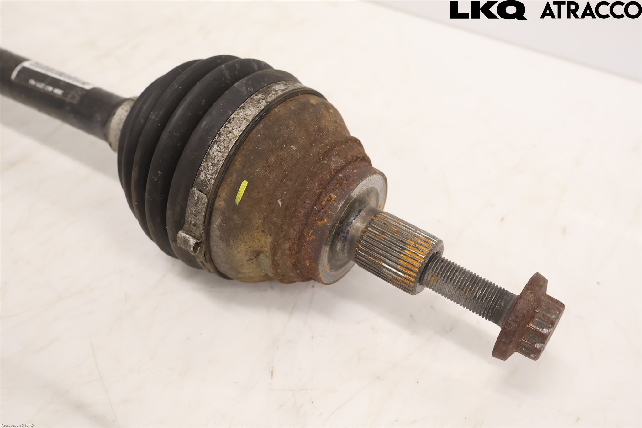 Volkswagen VW PASSAT 15-19 Drivaksel Foran Kompl Venstre